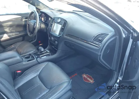 2013 Chrysler 300C John Varvatos Limited Edition из США, поврежденный, VIN 2C3CCADG4DH727407